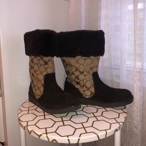Coach boots size 7.5!!! 👢